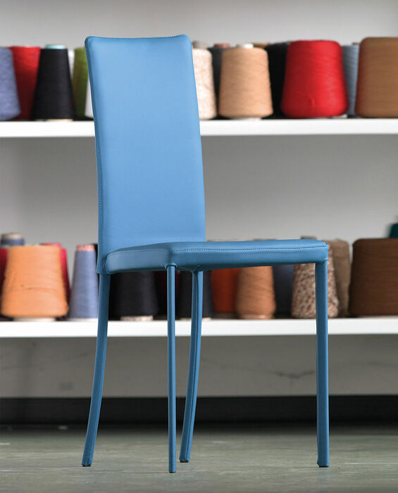 sedia slim blu.