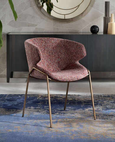 sedia elegante con braccioli